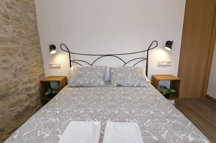 Gîte rural (location complète) La Bodega de Puy pour 8 personnes in Graus, Pyrénées Aragonaises