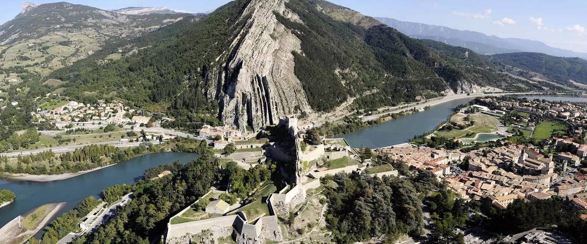 Mobil home pour 4 personnes, avec Terrasse et Vue à Sisteron