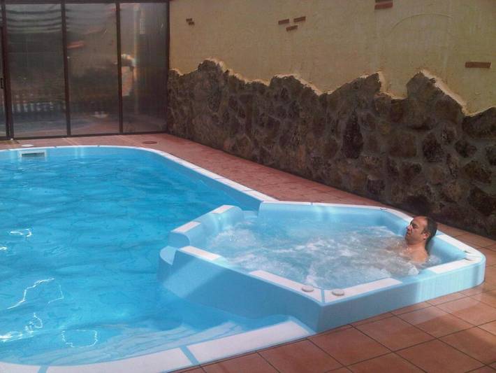 Casa rural para 24 personas, con Jacuzzi y Terraza además de Jardín y Piscina en Navatalgordo - 4