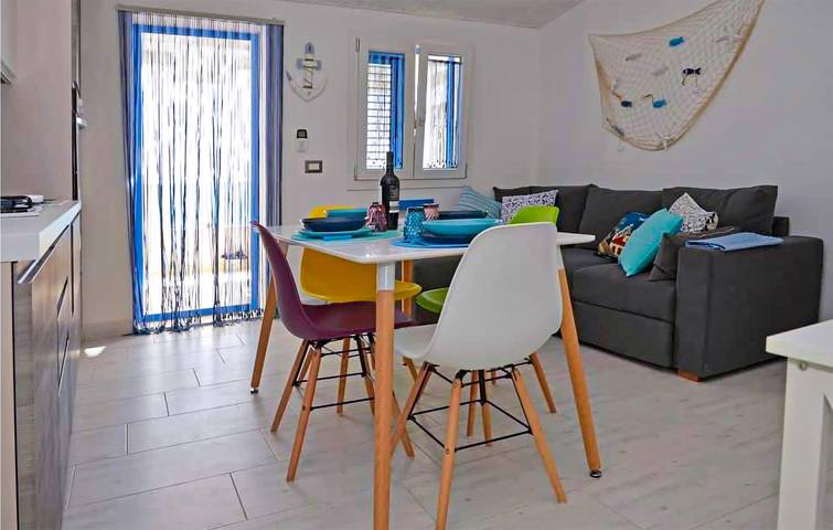 Apartamento vacacional entero, Apartamento con vistas al mar, aire acondicionado, aparcamiento, piscina, cocina y WiFi. in Scicli, Provincia de Ragusa