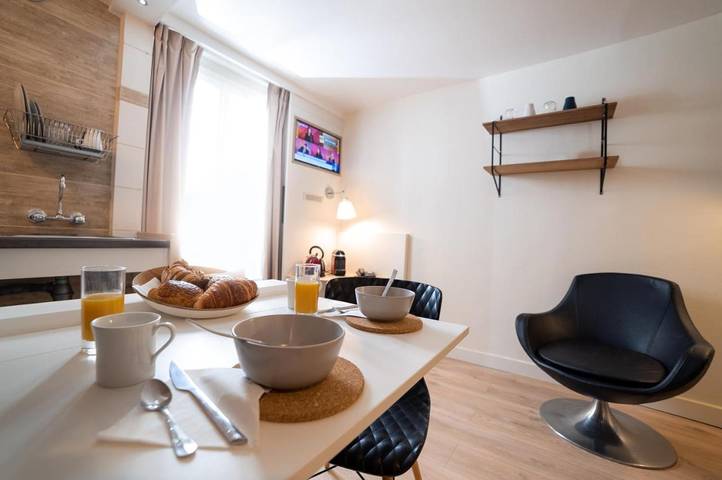 Hôtel pour 4 personnes, avec terrasse, animaux acceptés dans Gare De L Est - 3