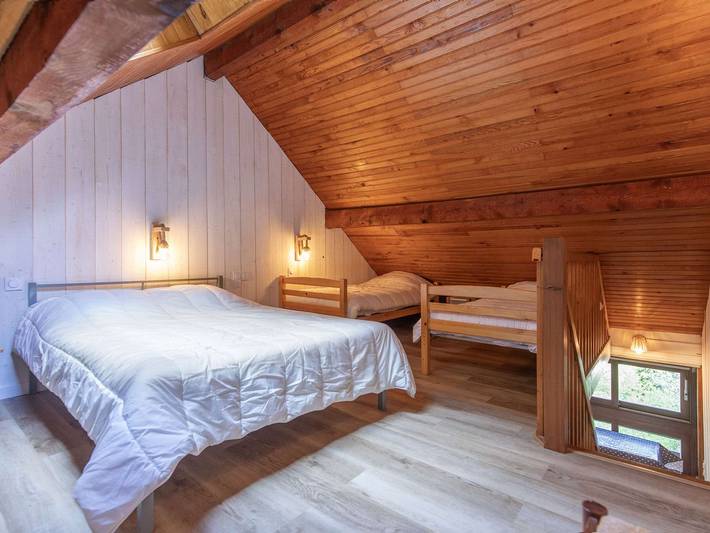 Appartement entier, T2 rénové avec terrasse, parking privé, local vélos à Cauterets in Cauterets, Parc national des Pyrénées