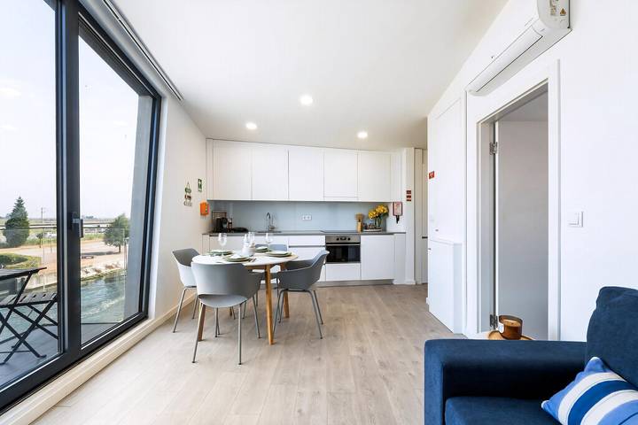 Ganze Wohnung, Ferienwohnung für 4 Personen mit Balkon in Aveiro, Aveiro Distrikt