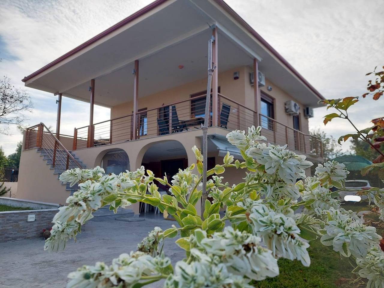 Ganze Ferienwohnung, "Villa Anastasia" Wohnung im 1 Stock in N. Iraklia in Chalkidiki