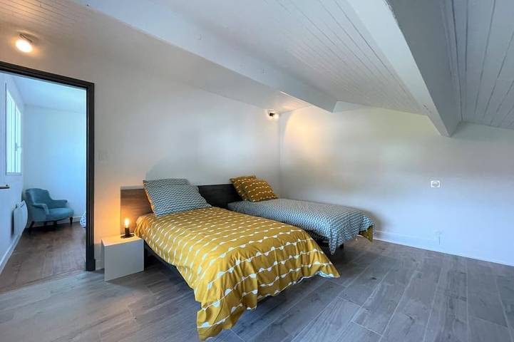 Location de vacances pour 11 personnes, avec jardin à Saint-Jean-le-Vieux - 4