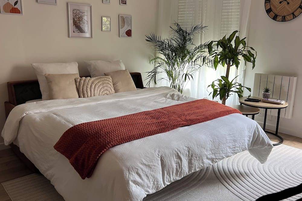 Entire apartment, Terracotta at the gateway to Paris - Parking, metro in Le Kremlin-Bicêtre, Val-de-Marne