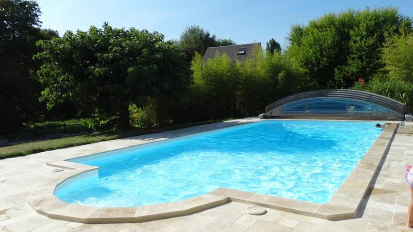Location de vacances pour 2 personnes, avec jardin ainsi que piscine et vue, animaux acceptés à Anché - 4