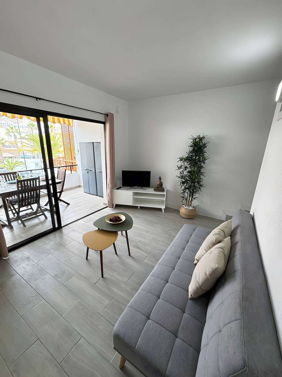 Entire apartment, Central Apartment with Pool in Los Cristianos in Los Cristianos, Arona