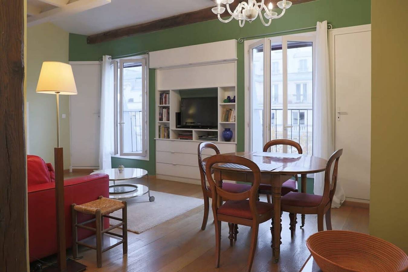 Entire apartment, Coquelicot Delightful 1 Bedroom Apt near Eiffel Tower in Eiffel Tower, Paris
