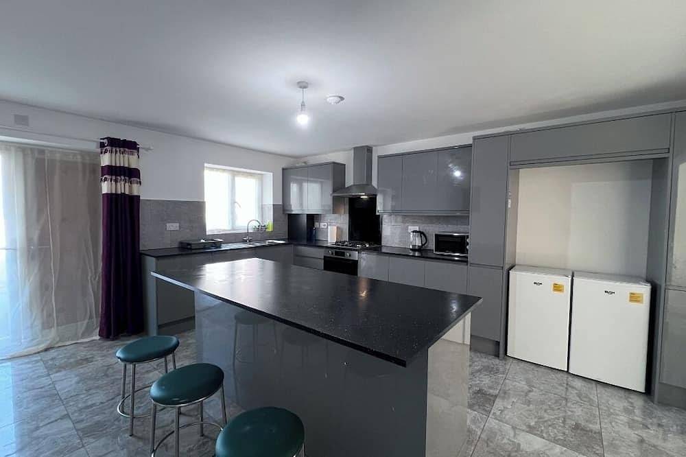 Entire apartment, Charming private 1-bedroom apartment with private bathroom in Birmingham, Birmingham Area