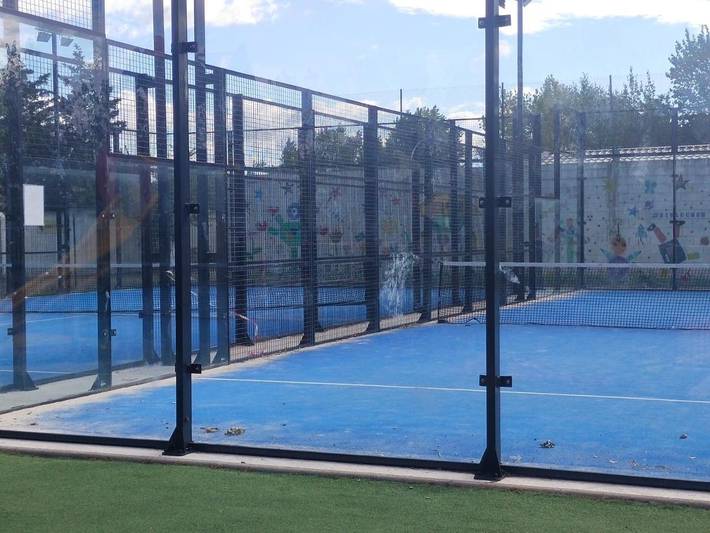 Camping pour 4 personnes, avec jardin et terrasse ainsi que jacuzzi et piscine à Valras-Plage - 4