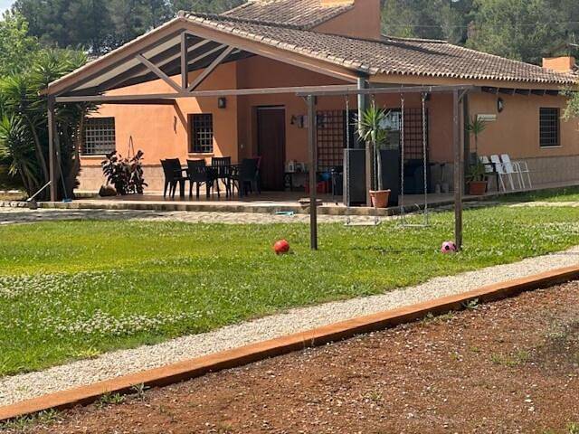 Chalet para 7 personas, con Terraza además de Jardín y Piscina en Vall de Cofrents - 2