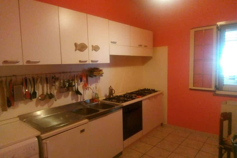 Camera 4 posti letto a castello in affitto con bagno interno in autogestione in Marina di Montenero, Montenero di Bisaccia