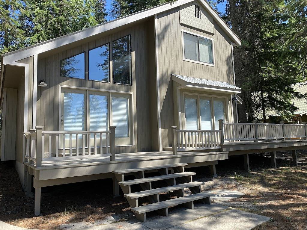 Beautiful Priest Lake Getaway with Private Dock 3Br 2Ba in Kaniksu Nationalwald