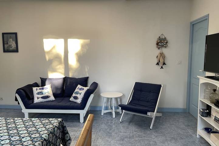 Location de vacances pour 2 personnes, avec terrasse et jardin à Plougasnou - 4