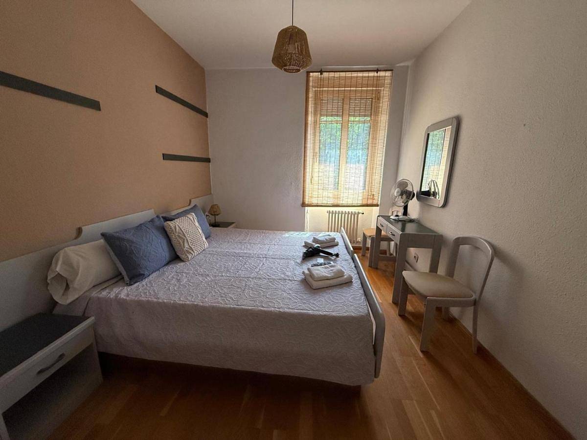 Twin Room with Private Bathroom in Valle de Carranza, Cordillera Cantábrica