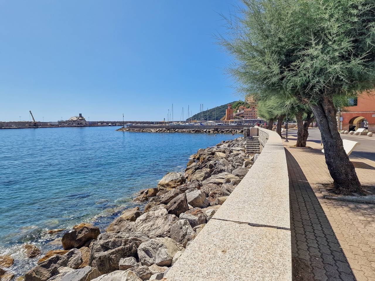 Ganzes Studio, Apartment 'Stefan' mit Meerblick und Klimaanlage in Rio Marina, Elba
