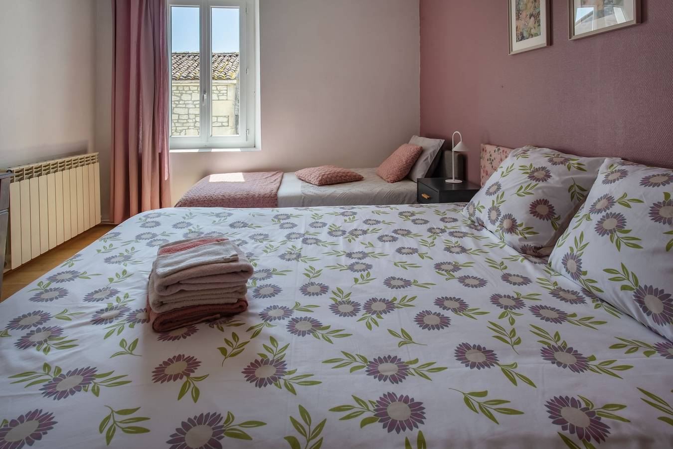 Chambre d’hôtes « Chambre Pivoine-Demeure Olea » à Chérac in Chérac, Région de Saintes