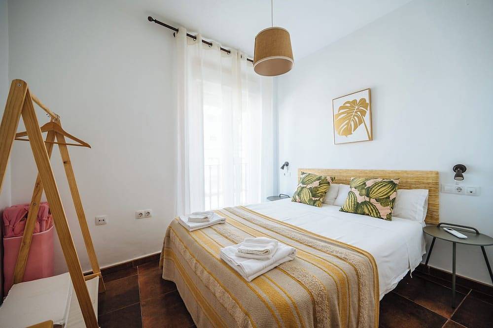 Entire apartment, Lovely Duplex at Santa Cruz 10 people Parking Optional in Casco Antiguo, Sevilla