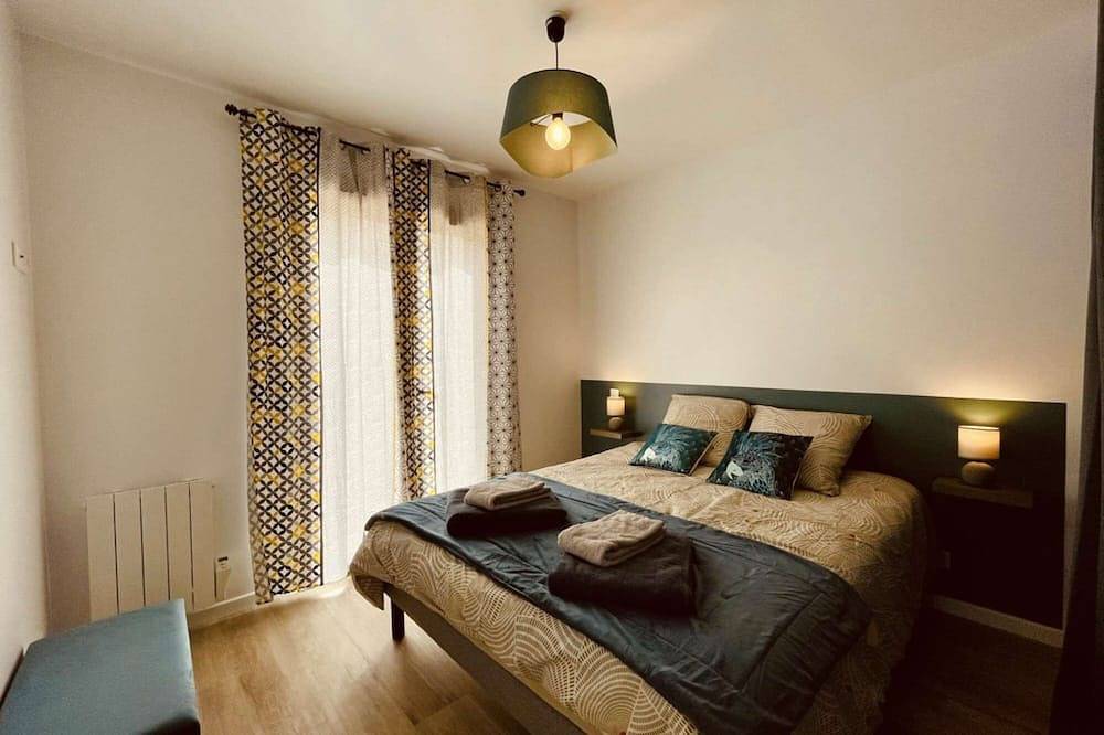 Villashomeclet - Villa Palm Beach ⭐️ Piscine ⭐️ Terrasse ⭐️ Clim ⭐️ 4 chambres in Vensac, Région de Lesparre-Médoc
