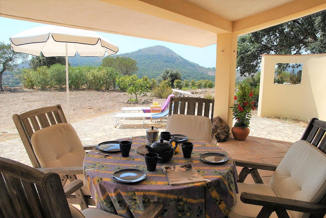 Villa for exclusive use immersed in the green hills of Sperlonga in Itri, Provincia de Latina
