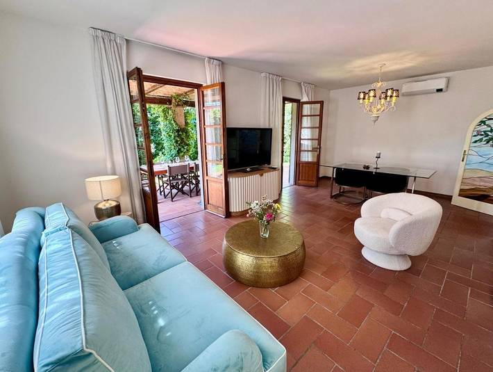 Villa per 6 persone, con terrazza e giardino nonché idromassaggio, con animali domestici a Forte dei Marmi