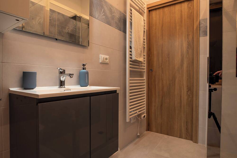 Appartamento intero, Newly refurbished One bed-room apartment with parking space in Muggia, Carso