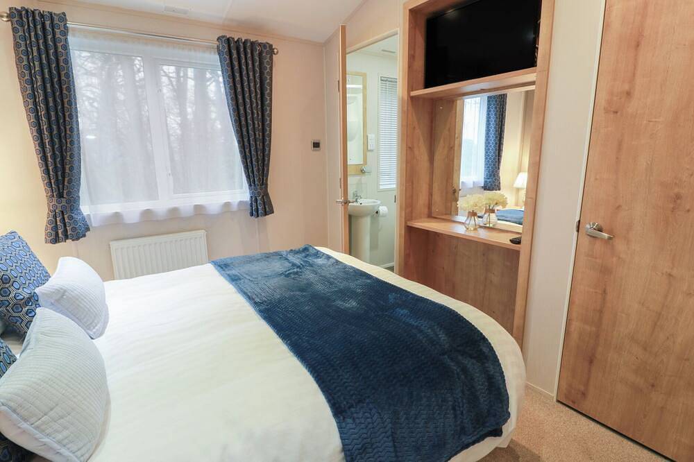 Argyll View Lodge, family friendly, with a garden in Wemyss Bay in Inverclyde