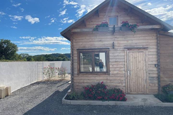 Gîte pour 4 personnes, avec Jacuzzi à Canaules-et-Argentières