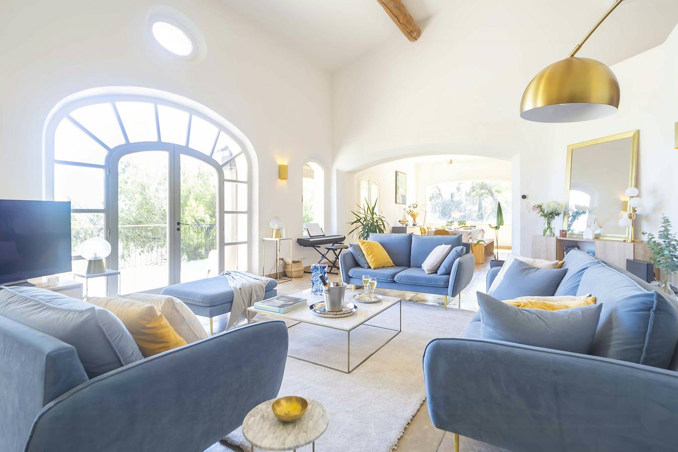 Provençal bastide with views of Sainte-Victoire in Le Tholonet, Aix-en-Provence region