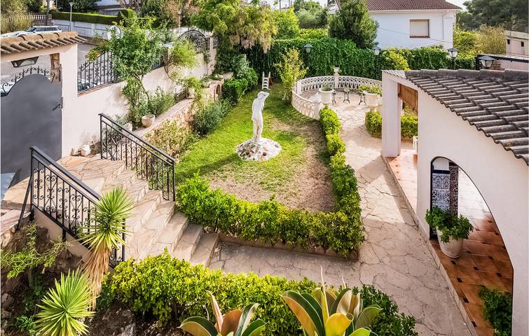 Apt 110 confortable près de la plage de Cal Guinovart avec AC, piscine et WiFi in Roda de Berà, Costa Dorada