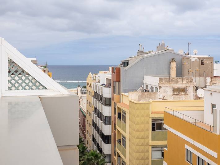 Appartement entier, Appartement de vacances 'Fantstico Ático En Las Canteras' avec vue sur mer, terrasse privée et Wi-Fi in Las Palmas de Gran Canaria Centre, Las Palmas de Gran Canaria