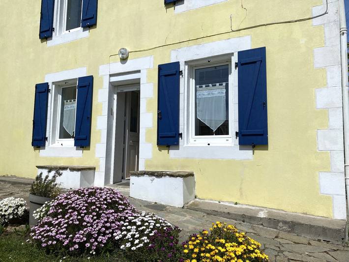 Maison ancienne charmante avec jardin, proche du port de Groix in Port Lay, Groix