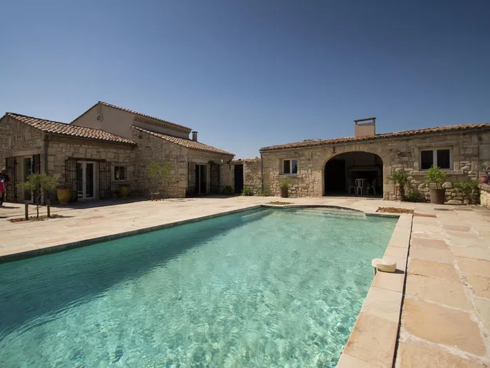 Chalet para 5 personas, con jacuzzi y piscina además de jardín y terraza - 1