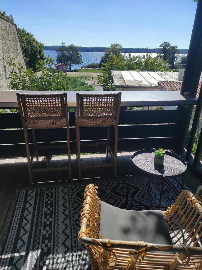 Location de vacances pour 2 personnes, avec terrasse ainsi que vue sur le lac et vue dans Lac de Lacanau - 2
