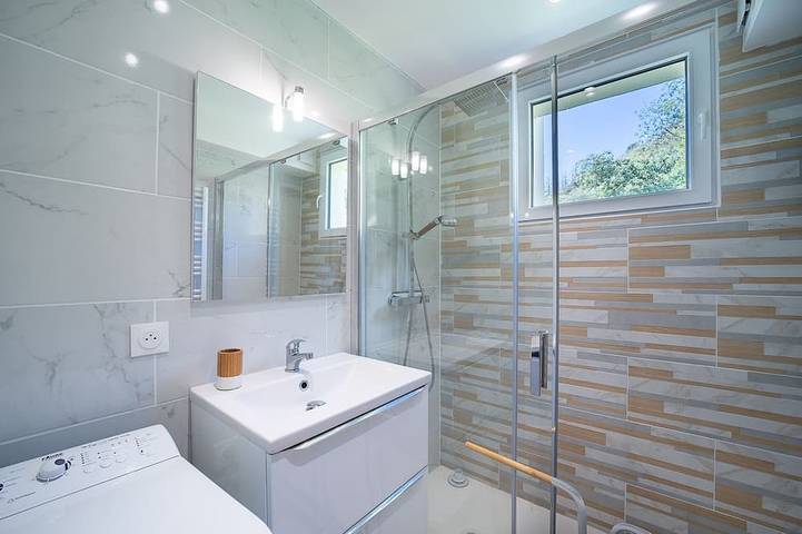 Appartement entier, Le Nid des Thermes - Climatisé vue montagne in Amélie-les-Bains-Palalda, Région de Céret
