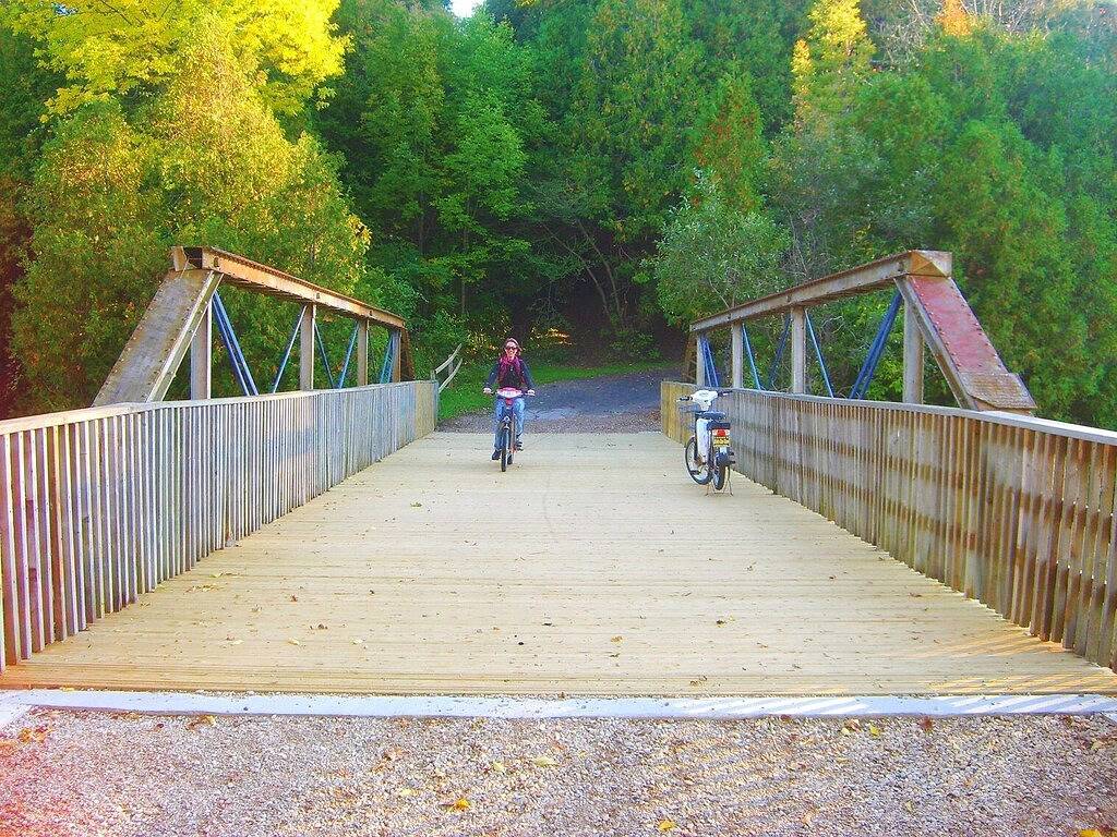 8 Schlafzimmer Shamrock Beach Cottage in der Nähe der sandigen Westküste von Ontario! in Huronsee (Kanada)