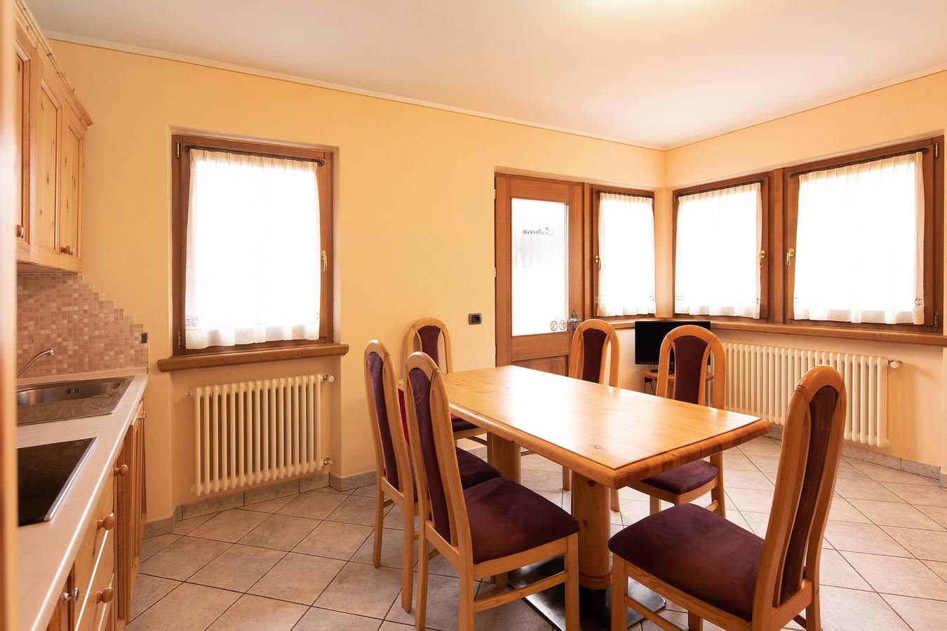 Entire apartment, Apartment Miky House Costaccia with Mountain View, Balcony and Wi-Fi in Livigno (Town), Livigno