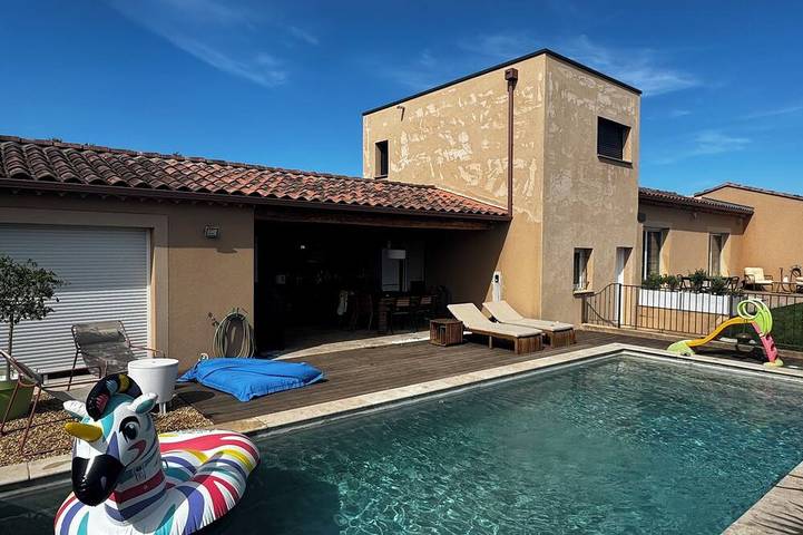 Casa de vacaciones para 8 personas, con terraza además de jacuzzi y jardín - 1