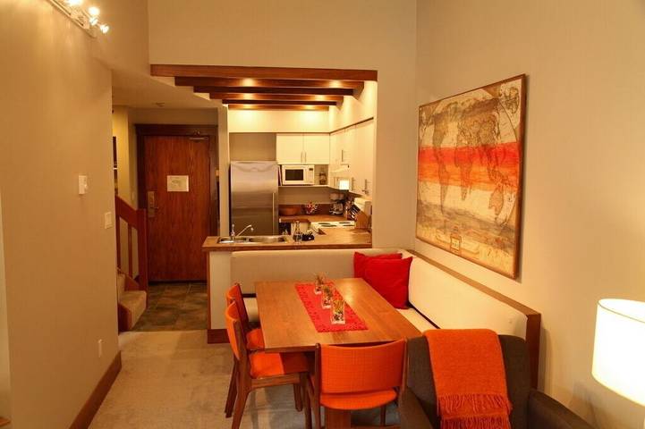 Ferienwohnung für 8 Personen, mit Sauna und Garten sowie Pool und Whirlpool in Whistler