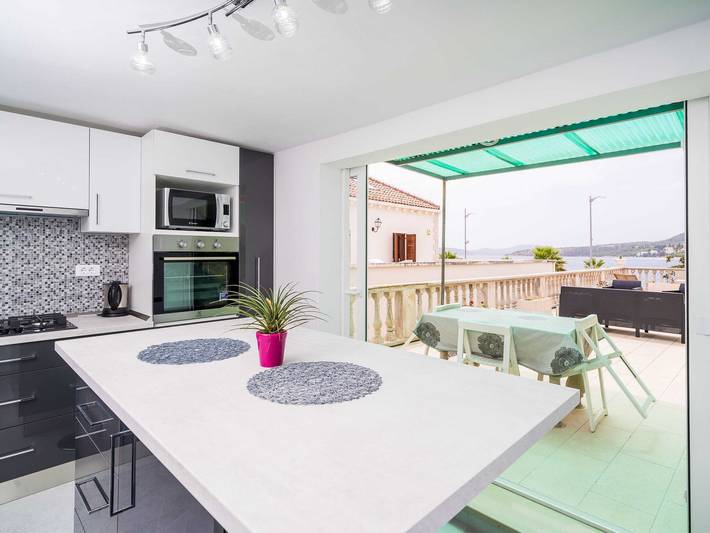 Villa Ro-Ma - Three Bedroom Villa with Terrace and Sea View in Slano, Dubrovnik-Neretva