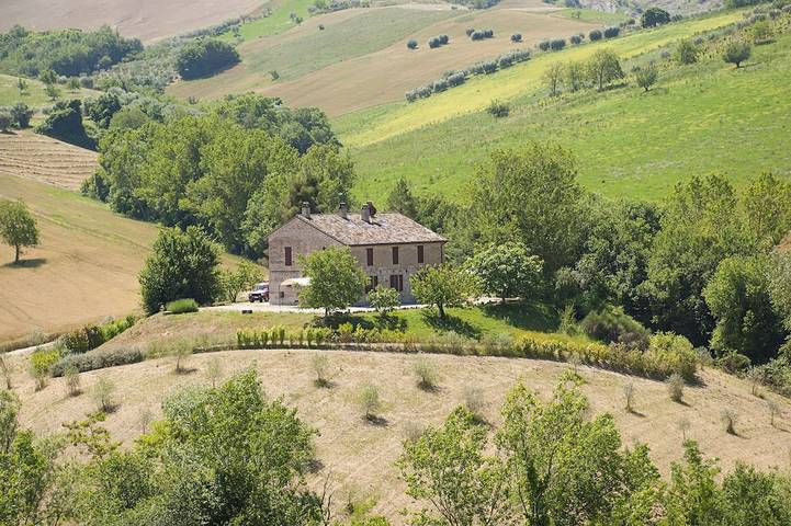 Appartamento per 4 persone, con giardino e idromassaggio, con animali domestici in Offida