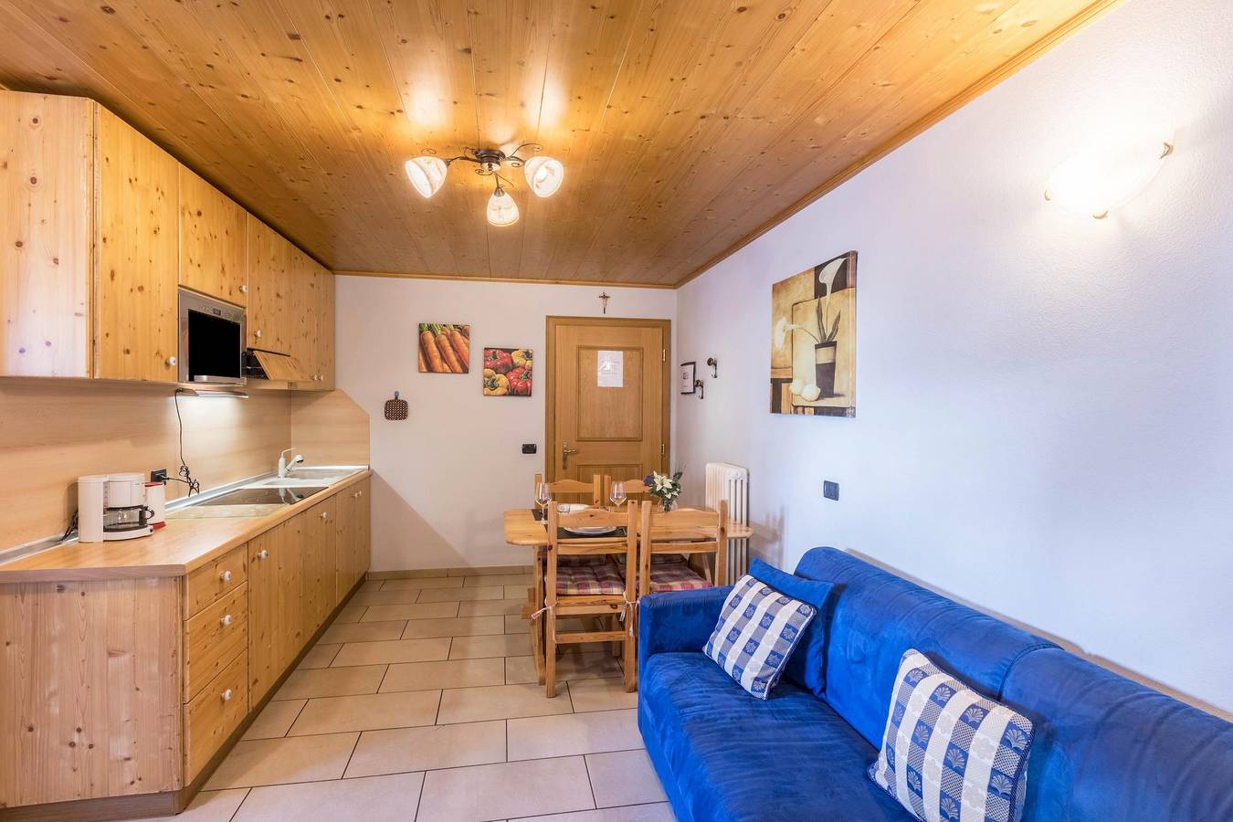 Appartement entier, Casa Azzurra Piano Terra avec vue sur la montagne, Wi-Fi et jardin ; Parking disponible in Livigno (Town), Livigno