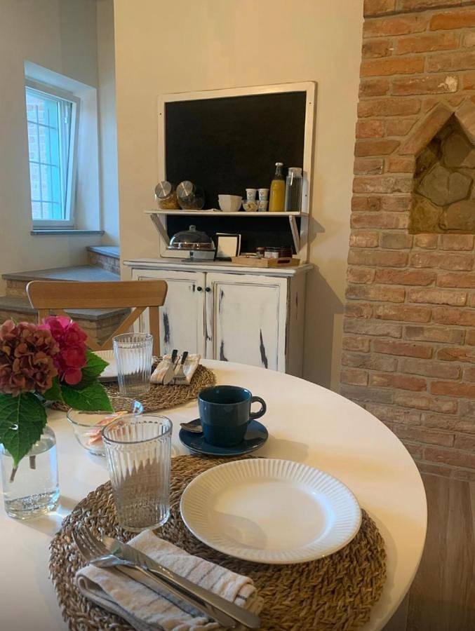 Chambre d’hôte pour 3 personnes, avec vue et piscine ainsi que terrasse et jardin, animaux acceptés à La Morra - 2