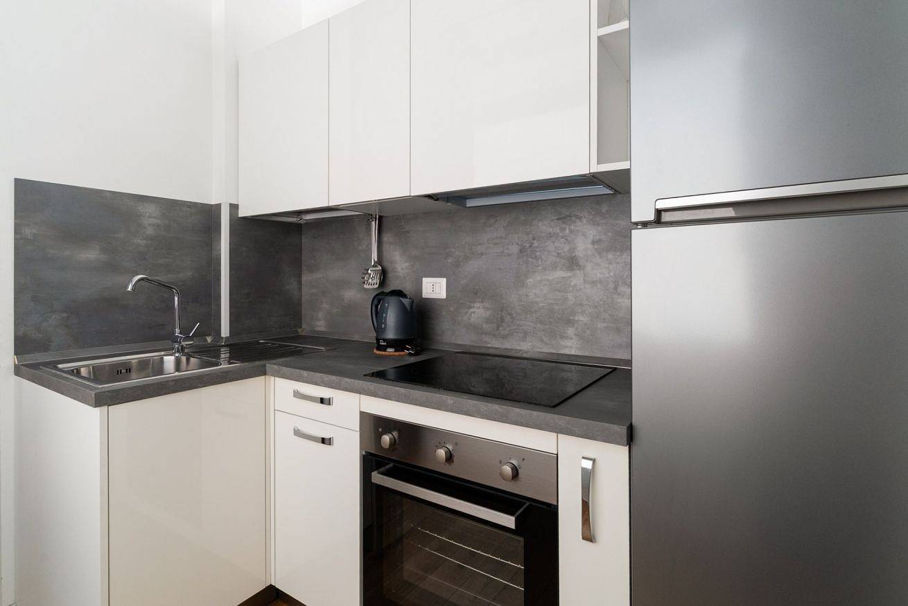 Ganze Wohnung, Ugo La Malfa 10 Mi in Mailand, Mailand Provinz