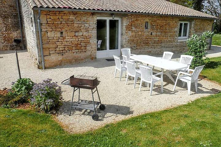 Location de vacances pour 8 personnes, avec jardin et piscine, animaux acceptés à Saint-Vincent-la-Châtre - 4