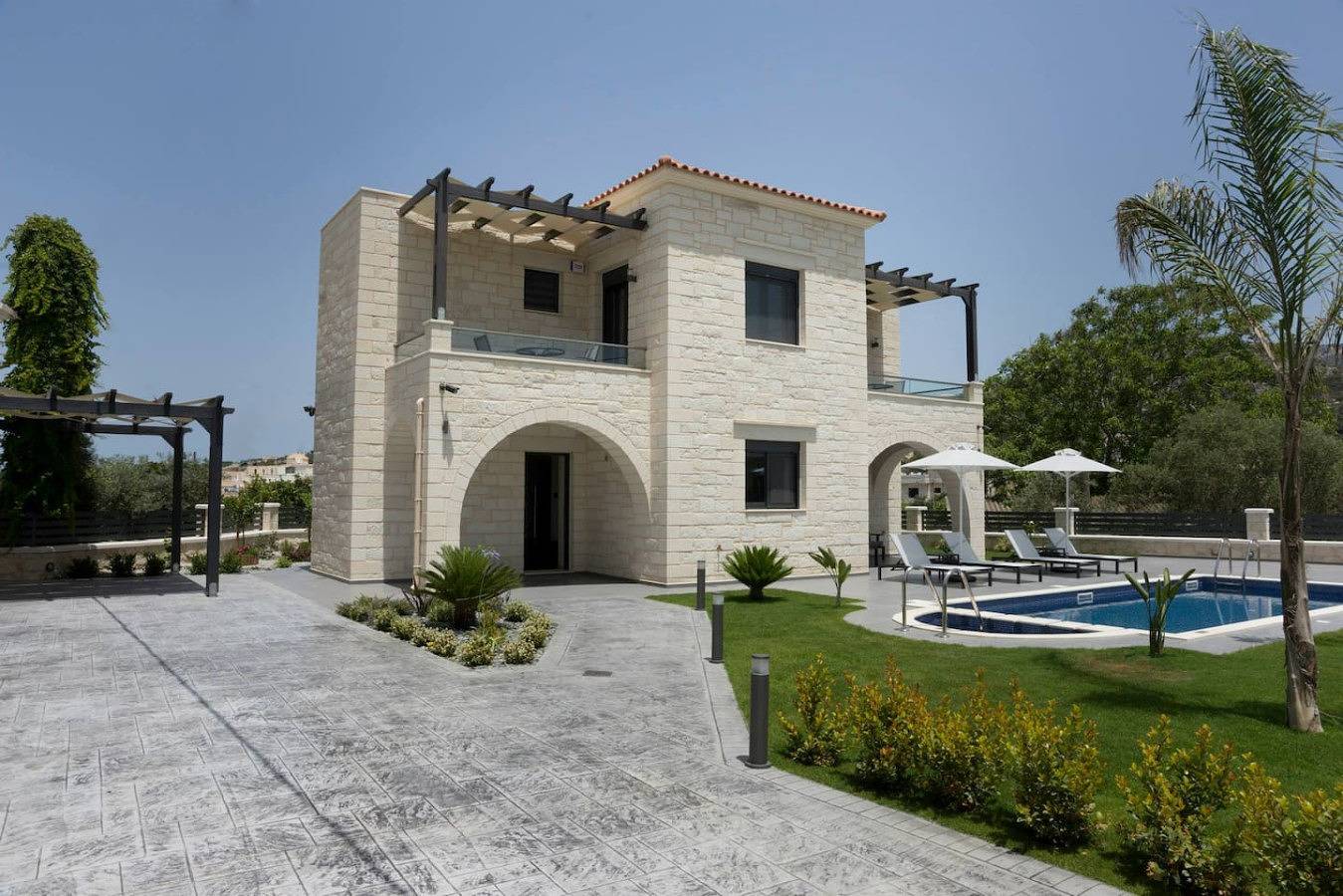 Villa 200m to Beach & Amenities w/Pool, Sauna, Bbq in Almyrida, Vamos