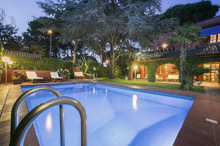 Villa per 8 persone, con terrazza e giardino, con animali domestici - 1