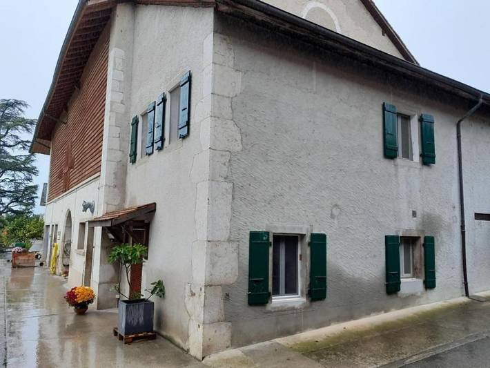 Gîte pour 6 personnes, avec jardin dans Luins - 2