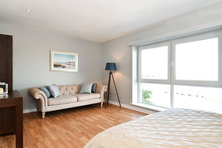 Ganze Wohnung, Blick auf den Hafen von Galway in Eyre Square, Galway